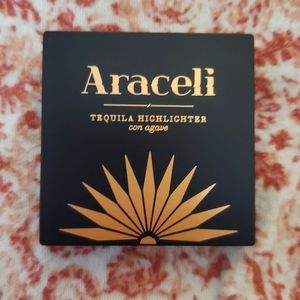 Araceli highlighter in blanco